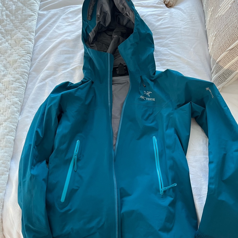 Arc'teryx Beta LT Blue Hooded Jacket